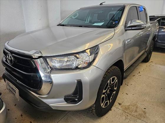 TOYOTA HILUX 2.8 D-4D TURBO DIESEL CD SRV 4X4 AUTOMÁTICO TOYOTA HILUX 2.8 D-4D TURBO DIESEL CD SRV 4X4 AUTOMÁTICO
